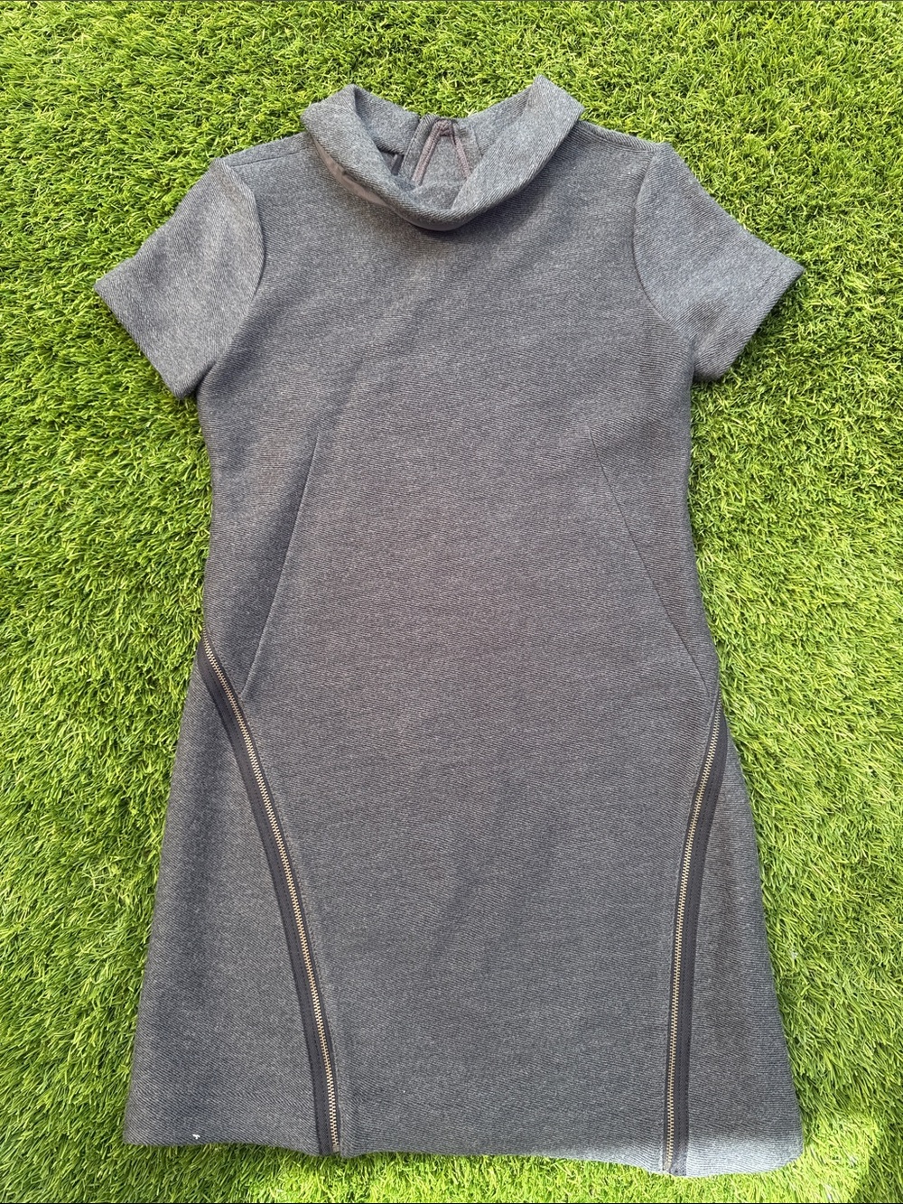 Theory Vyla Comfort Gray Short Sleeve Funnel Neck Mini Dress with Side Zips